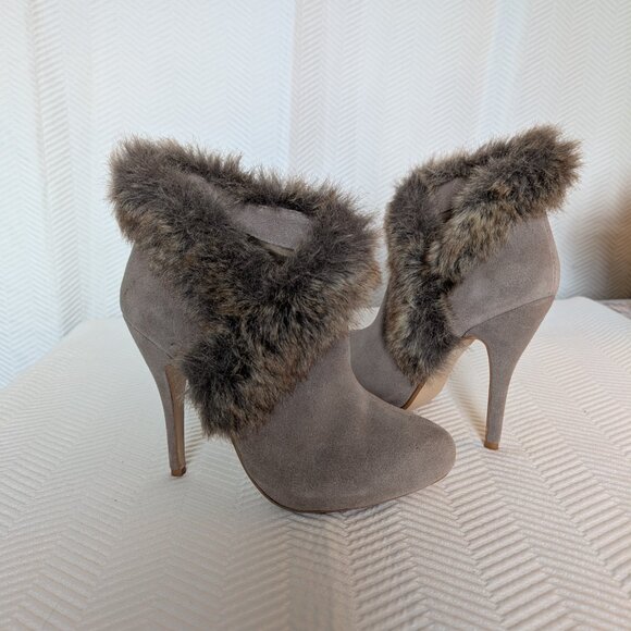 Colin Stuart Suede Faux Fur Stiletto Booties Y2K Size 8 New Neutral - Picture 1 of 13
